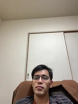 Snapshot of ryusei18570 chatting on 4, 3, 2025 ryusei18570 online show from 4, 3, 2025