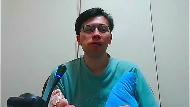 Snapshot of ryusei18570 chatting on 12, 1, 2026 ryusei18570 online show from 12, 1, 2026