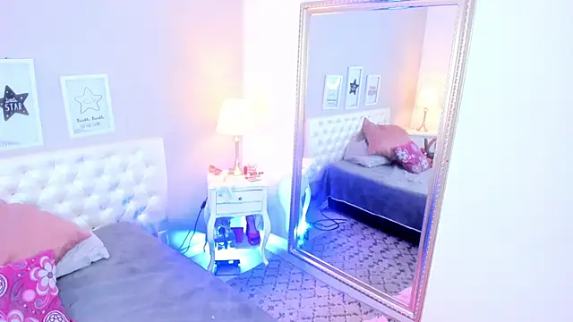 annaa-fox online show from 1, 2, 2025