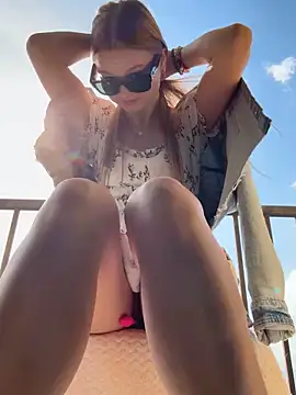 NickiLike online show from 18, 3, 2025