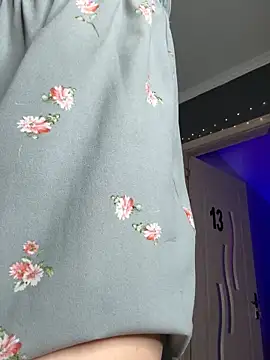 NickiLike online show from 10, 10, 2025