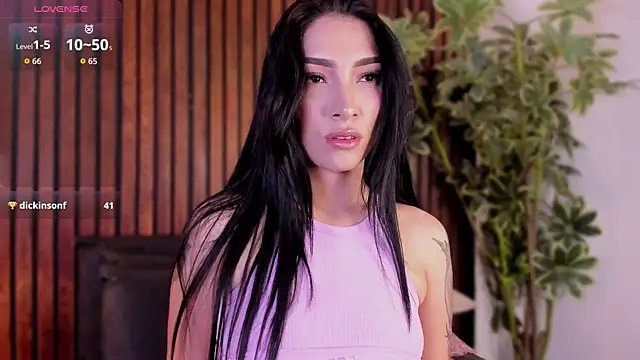 Jennmiiller  online show from 13, 11, 2025