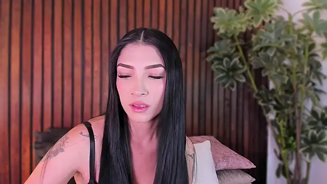 Jennmiiller  online show from 4, 12, 2025