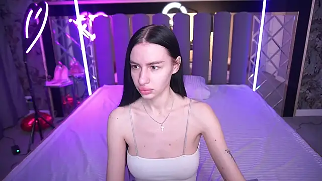 Snow WhiteeeX online show from 11, 4, 2026