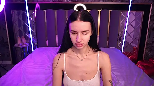 Snow WhiteeeX online show from 9, 2, 2026