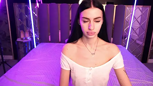 Snow WhiteeeX online show from 3, 2, 2026