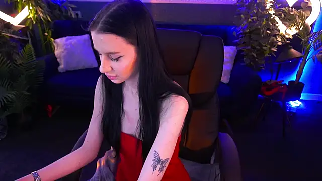 Snow WhiteeeX online show from 5, 3, 2025