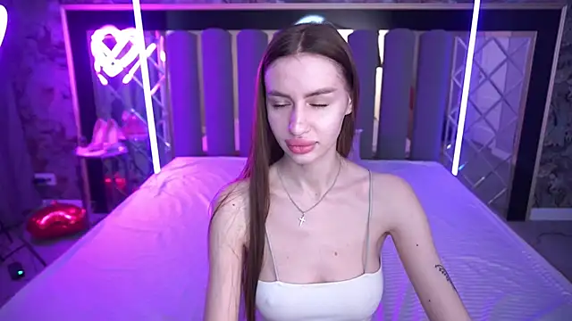 Snow WhiteeeX online show from 14, 4, 2026