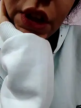 Ghazal Arab21 online show from 1, 2, 2025