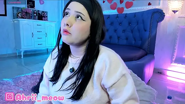 AHRI LEE online show from 7, 3, 2025