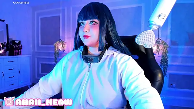 AHRI LEE online show from 7, 2, 2025