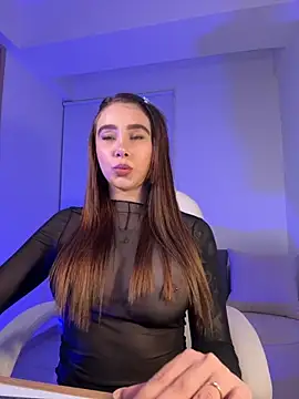 Lanataylor- online show from 10, 9, 2025