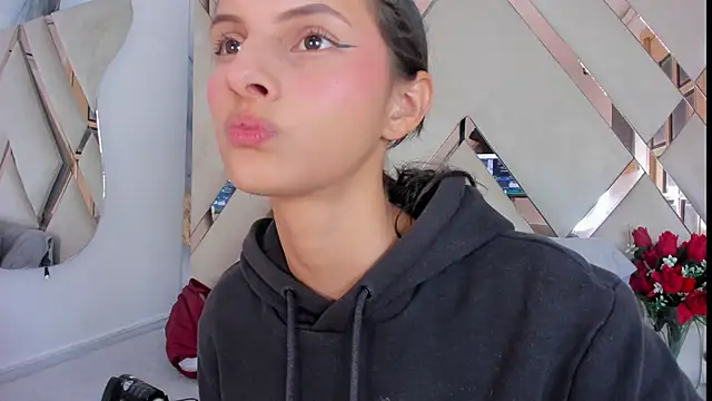 ninaht online show from 11, 10, 2025