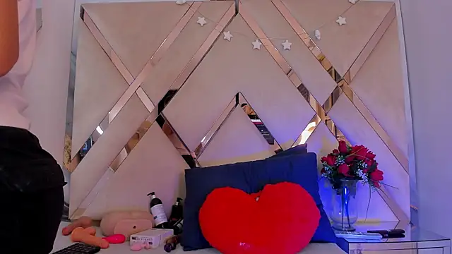 ninaht online show from 13, 11, 2025