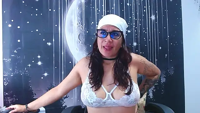Hikaryfire online show from 4, 5, 2026