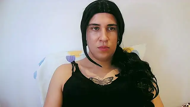 Femboy Bi Corno online show from 1, 6, 2026