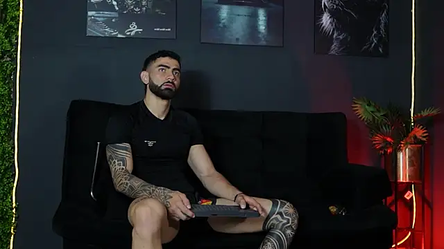 Austin bolt online show from 4, 12, 2025