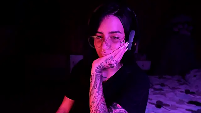 Alice woodville online show from 3, 11, 2025