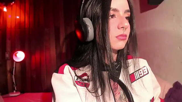 Alice woodville online show from 10, 11, 2025