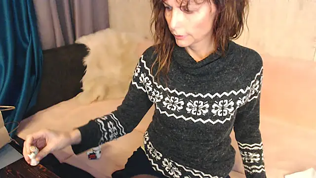 Elizabe th online show from 7, 10, 2025