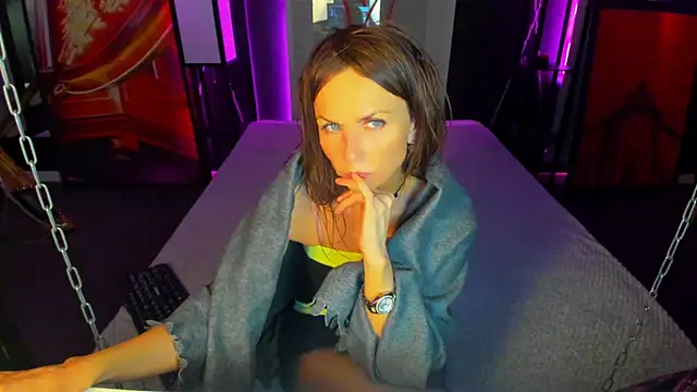 Elizabe th online show from 10, 3, 2025