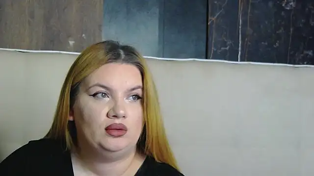 MelanieBrownn online show from 22, 12, 2025