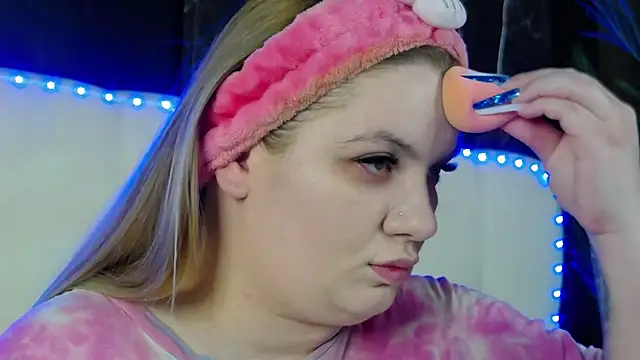 MelanieBrownn online show from 13, 4, 2026