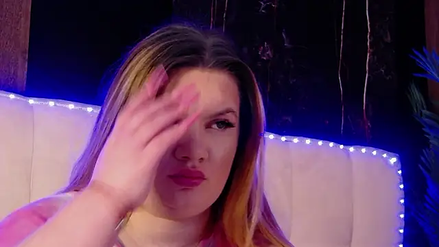 MelanieBrownn online show from 25, 3, 2026