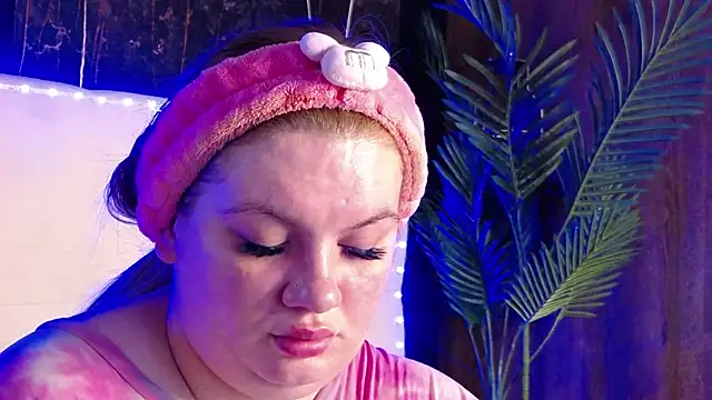 MelanieBrownn online show from 15, 4, 2026