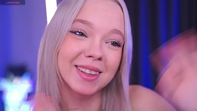  AlinaBailey online show from 5, 4, 2026