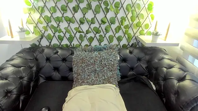 MARGOT WHISPER online show from 10, 9, 2025