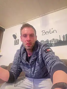 Snapshot of privat-official chatting on 28, 2, 2025 privat-official online show from 28, 2, 2025