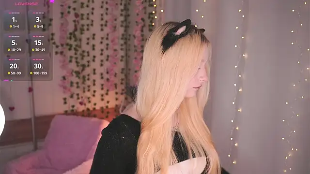 Snapshot of Naughty__Couplles chatting on 15, 2, 2026 Naughty Couplles online show from 15, 2, 2026