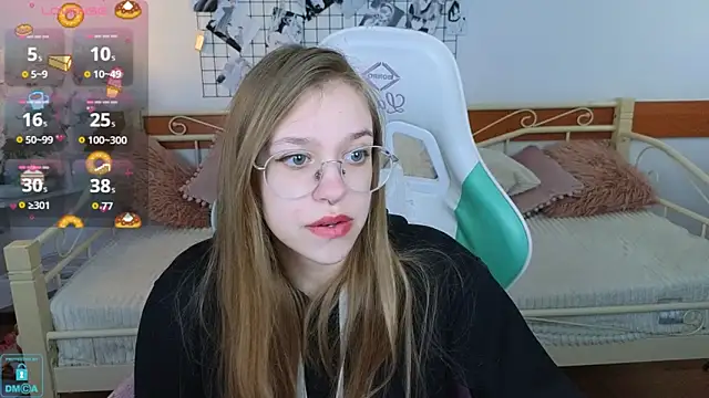 LayriantaVee online show from 12, 4, 2026
