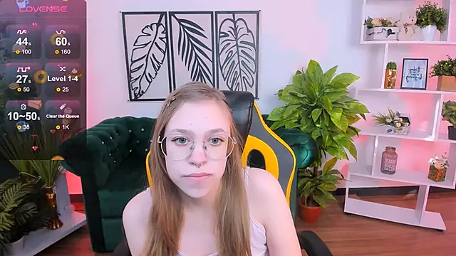 Snapshot of LayriantaVee chatting on 23, 2, 2025 LayriantaVee online show from 23, 2, 2025