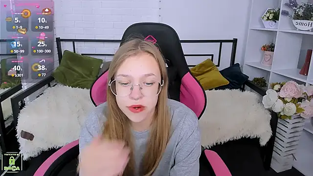 Snapshot of LayriantaVee chatting on 17, 9, 2025 LayriantaVee online show from 17, 9, 2025