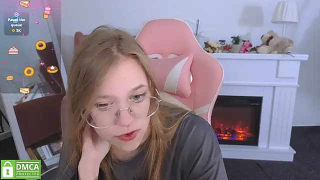 Snapshot of LayriantaVee chatting on 25, 9, 2025 LayriantaVee online show from 25, 9, 2025