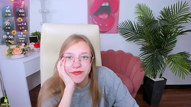 Snapshot of LayriantaVee chatting on 15, 9, 2025 LayriantaVee online show from 15, 9, 2025