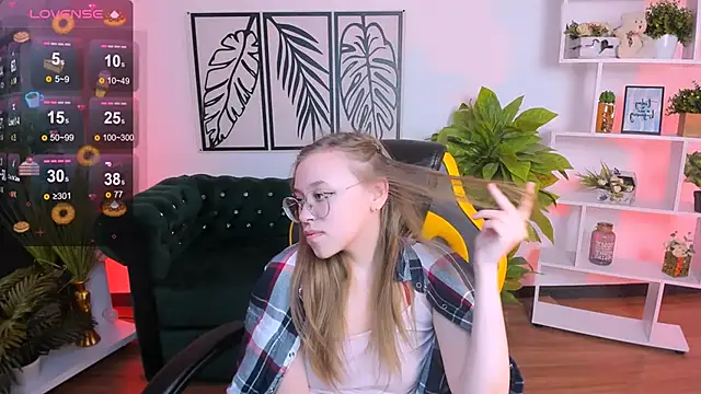 Snapshot of LayriantaVee chatting on 25, 2, 2025 LayriantaVee online show from 25, 2, 2025