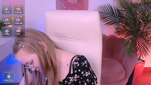 Snapshot of LayriantaVee chatting on 14, 3, 2025 LayriantaVee online show from 14, 3, 2025