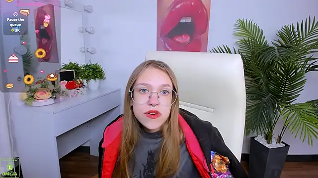 Snapshot of LayriantaVee chatting on 28, 9, 2025 LayriantaVee online show from 28, 9, 2025