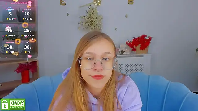 Snapshot of LayriantaVee chatting on 2, 10, 2025 LayriantaVee online show from 2, 10, 2025