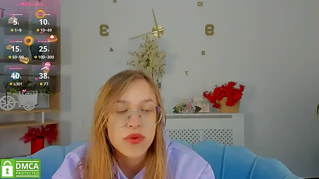 Snapshot of LayriantaVee chatting on 3, 10, 2025 LayriantaVee online show from 3, 10, 2025