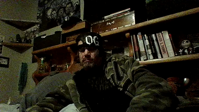 Snapshot of clitstitsandbongrips chatting on 17, 12, 2024 clitstitsandbongrips online show from 17, 12, 2024