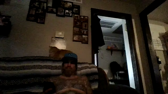 Snapshot of clitstitsandbongrips chatting on 5, 10, 2025 clitstitsandbongrips online show from 5, 10, 2025