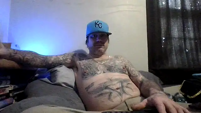 Snapshot of clitstitsandbongrips chatting on 5, 11, 2025 clitstitsandbongrips online show from 5, 11, 2025