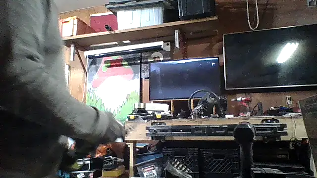 Snapshot of clitstitsandbongrips chatting on 4, 12, 2024 clitstitsandbongrips online show from 4, 12, 2024