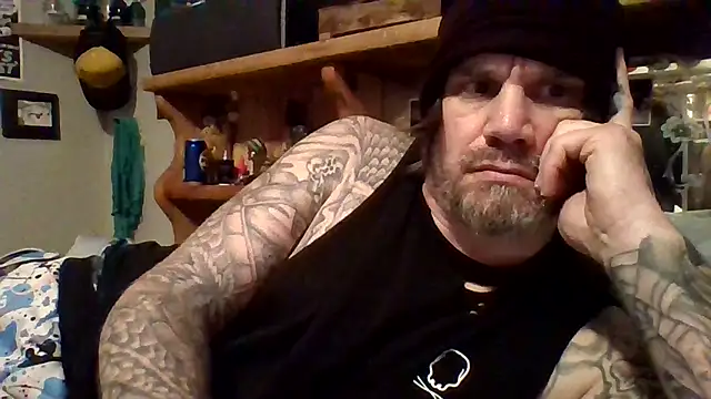 Snapshot of clitstitsandbongrips chatting on 23, 12, 2024 clitstitsandbongrips online show from 23, 12, 2024