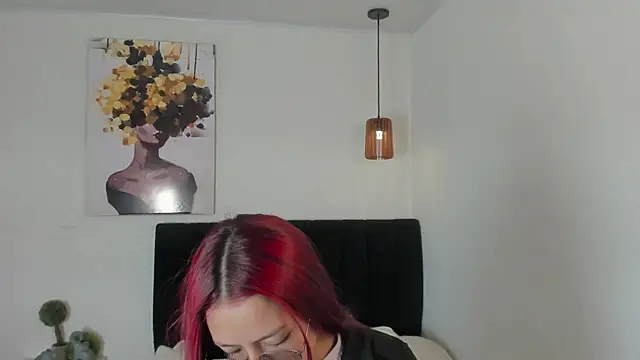 Scarlett  bell online show from 11, 10, 2025