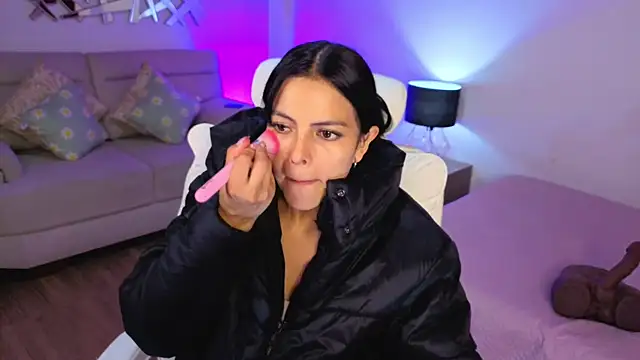 Eliie Ruizz online show from 15, 4, 2026